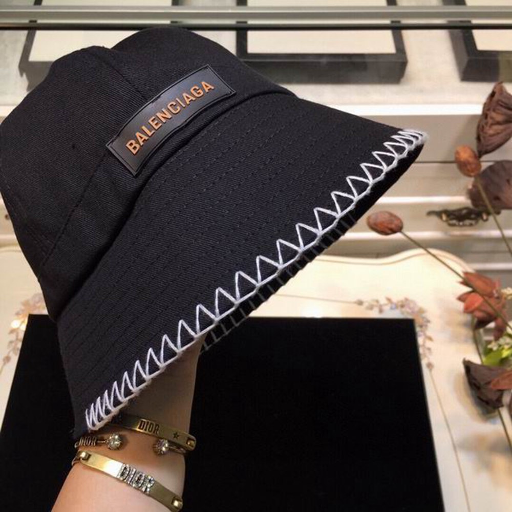 Ba*len*cia*ga hat